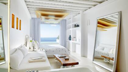 El hotel ofrece habitaciones más pequeñas y más grandes