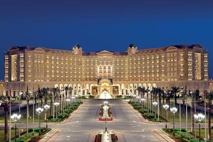 El hotel Ritz Carlton en Riad, donde estuvo detenido en 2017 el príncipe Alwaleed bin Talal