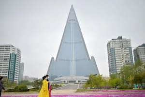 El Hotel Ryugyong fue diseñado para ser el más alto del mundo y hoy sigue abandonado