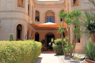 El hotel se encuentra en el corazón de uno de los pueblos con más encanto de Mallorca.