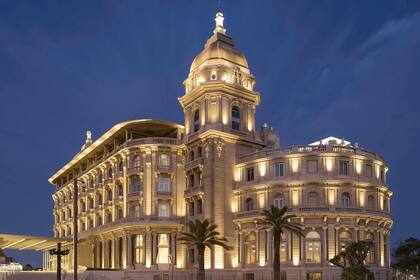El Hotel Sofitel Montevideo Casino Carrasco Spa, de cara al río