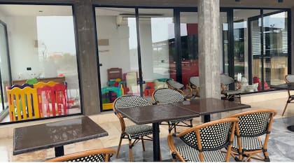 El hotel tiene un área de juegos infantiles