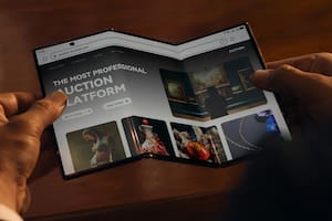 Probamos el Huawei Mate XT, el celular de doble bisagra y $6 millones de precio