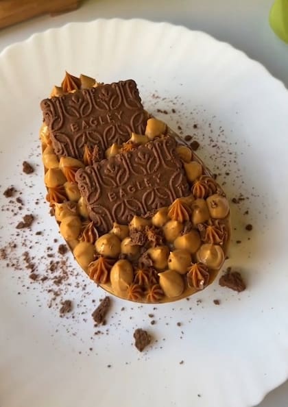 El huevo de chocotorta es una opción rica y diferente para compartir con tu familia en Pascuas