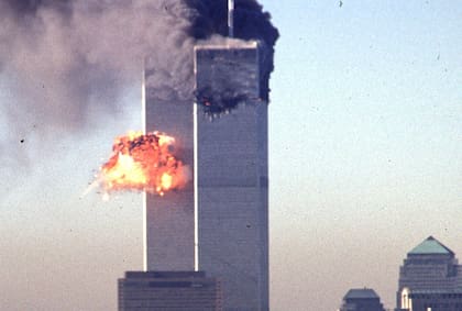 El humo que brotaba de las Torres Gemelas tras el atentado terrorista de Al-Qaeda
