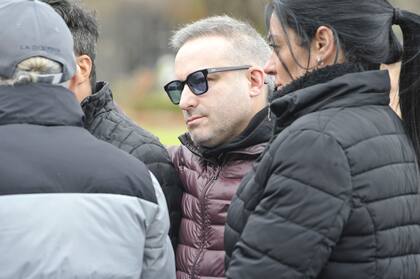 El humorista y actor Sebastián Almada fue otro de los amigos de Alberto Martín que estuvo presente junto a familiares y otras figuras del espectáculo para el adiós del recordado actor del ciclo televisivo Me llaman gorrión