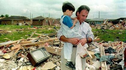 El huracán Andrew golpeó Florida en 1992 causando muertes y destrozos