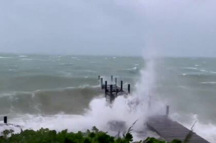 El fuerte oleaje causó destrozos en las playas