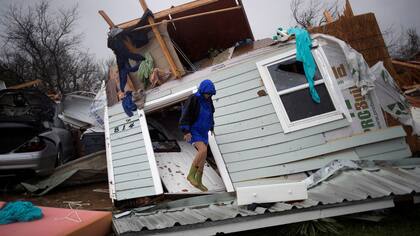 El huracán Harvey hace destrozos en Texas y provoca al menos dos muertos