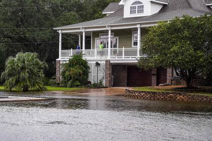 En medio de la pandemia, Sally es otra preocupación más para los habitantes del su de EE.UU