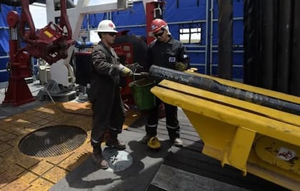 El IAPG destaca que las fuentes de agua dulce se protegen durante la perforación por medio de la combinación entre un encamisado de acero protector y el cemento.