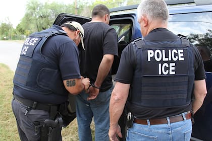 El ICE es una agencia del Departamento de Seguridad Nacional de los Estados Unidos y se encarga, entre otras tareas, de las deportaciones.