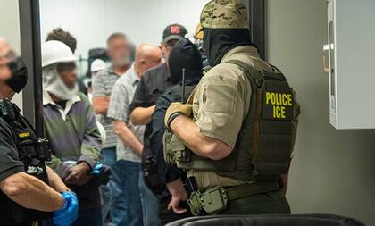 El ICE y la CBP también se verían afectados por la medida del DHS