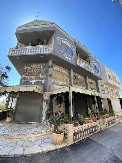 El icónico hotel Walled Off que está frente al muro de defensa que rodea Belén, de Banski, cerrado