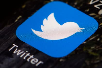 El ícono de la app de Twitter en la pantalla de un celular, hace casi una década