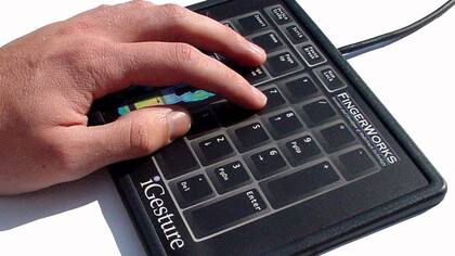 El iGesture de FingerWorks, que incorporaba la tecnología de multitoque que luego usó el iPhone