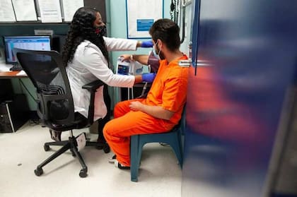 El IHSC es la entidad encargada de gestionar los traslados a hospitales y coordinar atención médica a nivel federal