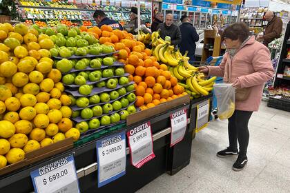El impacto de la crisis llevó a todos los hogares a modificar sus hábitos de compra