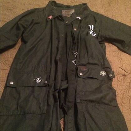 El impermeable que usó la mañana de la tragedia