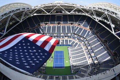 El imponente estadio Arthur Ashe, escenario del US Open; el tenis vive su propia convulsión por el coronavirus