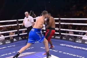 Impresionante: Viktor Jurk noqueó a Edwin Castillo a los cinco segundos