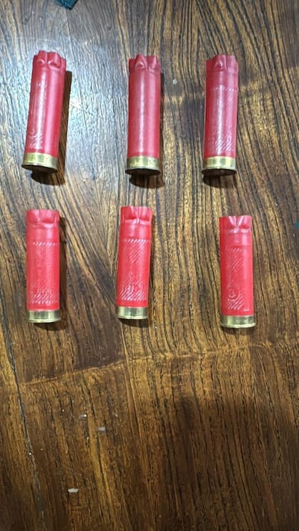 El imputado posee antecedentes por violación a la inhabilitación para conducir y por tenencia de estupefacientes atenuada por ser para uso personal