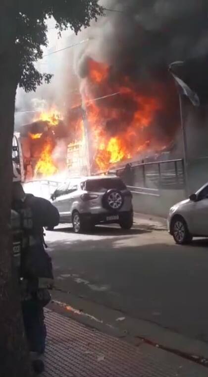 El incendio de la esquina de Suárez y Necochea, en La Boca