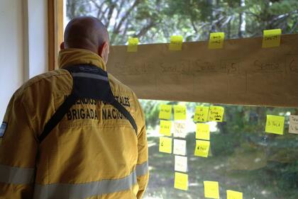 El incendio en el parque Los Alerces fue dividido en 6 sectores para su combate
