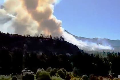 El incendio en la localidad de Epuyén arrasó con 3600 hectáreas de bosques y pastizales