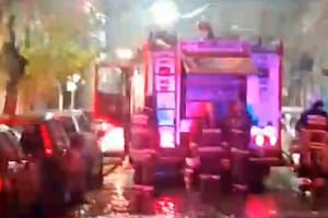 Al menos 30 personas fueron evacuadas por una explosión e incendio en un conventillo en Barracas: nueve heridos de gravedad