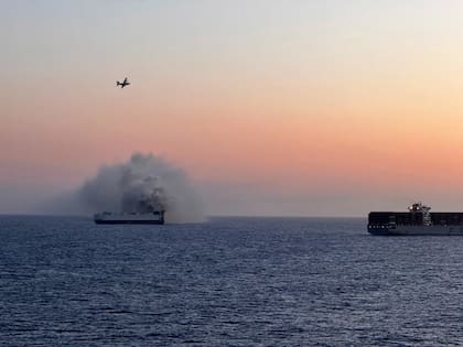 El incendio se inició en la popa del barco
