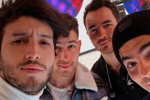 El incómodo encuentro de Sebastián Yatra y los Jonas Brothers en un baño
