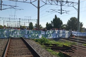 Corte en el tren Roca: el increíble error en la bandera de la protesta