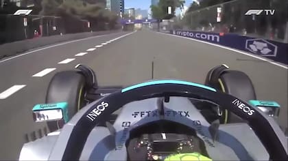 El increíble porpoising del auto de Lewis Hamilton en Bakú
