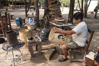 El Indio prepara un bombo para Maradona.