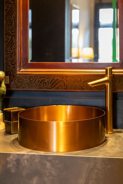 El indiscutible "efecto wow" de la nueva línea Mola, que se adapta perfectamente a distintos estilos de baños contemporáneos.