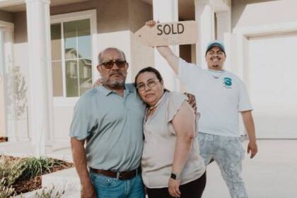 El influencer pudo comprarle una casa a sus padres con su trabajo