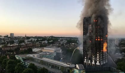 El informe de la tragedia de la Torre Grenfell culpó a fallos del gobierno británico y del sector inmobiliario (Foto: Netflix)
