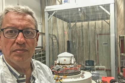 Raúl Romero es ingeniero, es rosarino y controlará el instrumental científico de la misión Mars 2020