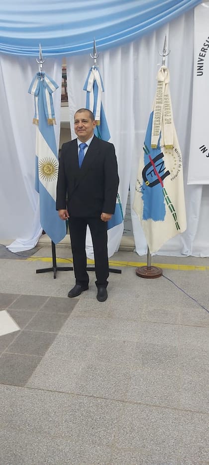 El ingeniero Carlos Sanabria, actual vicedecano de la Facultad de Ciencias Naturales de la Universidad Nacional de Formosa. Su padre, el sargento primero Víctor Sanabria, fue una de las víctimas mortales del ataque de Montoneros