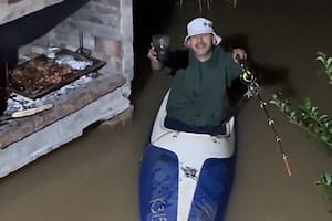 Hacían el asado, los agarró la crecida del río y resolvieron como unos genios: “No dominamos el mundo porque no queremos”