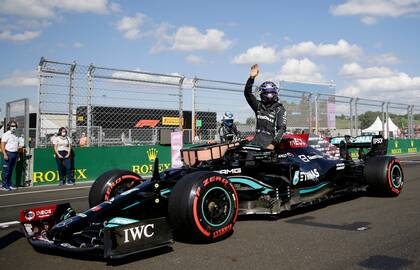 El inglés Lewis Hamilton, de Mercedes, lidera el campeonato con 3 puntos sobre Verstappen.