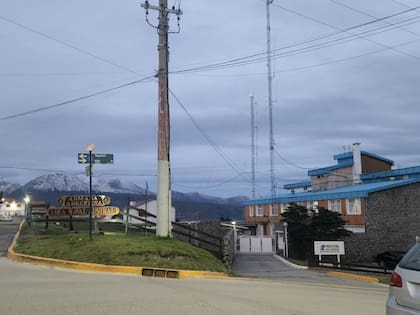 El ingreso a la base de la Armada en Ushuaia