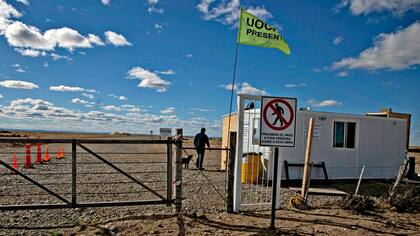 El ingreso al territorio donde se construyen las represas
