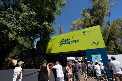 El ingreso al Argentina Open, por la calle Agustín Méndez, frente a los lagos de Palermo