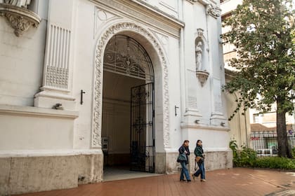 El ingreso de la iglesia de Santa Catalina, en San Martín 705, declarada Monumento Histórico Nacional en 1942