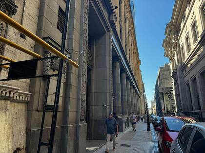El ingreso de las oficinas, por Reconquista 46