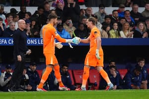 Los groseros errores del arquero de Tottenham: tres goles en 15 minutos y lo sacaron ante Atlético de Madrid