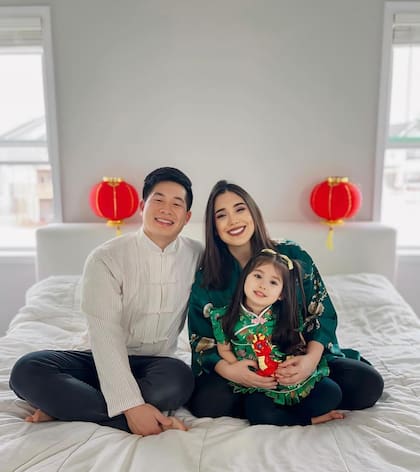 El inicio de la pareja en el mundo de las redes sociales fue inesperado. Fue allá por 2020, durante el nacimiento de su hija Siena, cuando Andrea Hung empezó a interesarse por la fotografía