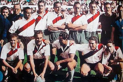 El inolvidable equipo de River del ´42, campeón en la cancha de Boca